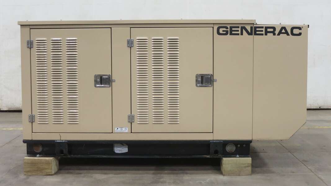Used Generac SG040 LP Gas Generator, 64 Hrs Single Phase
